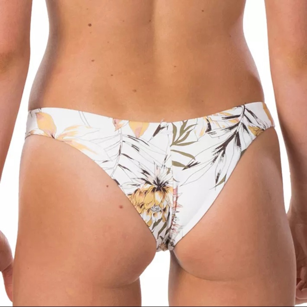 ☀️RIP CURL☀️ PLAYA BLANCA CROSS
PLAYA BLANCA SKIMPY REVERSIBLE BIKINISET - Picture 10 of 15